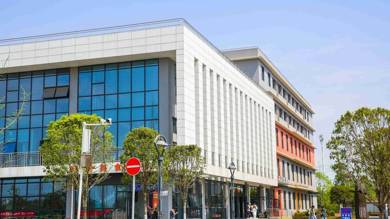 连接器端子材质揭秘：材质分类与关键参数解析**